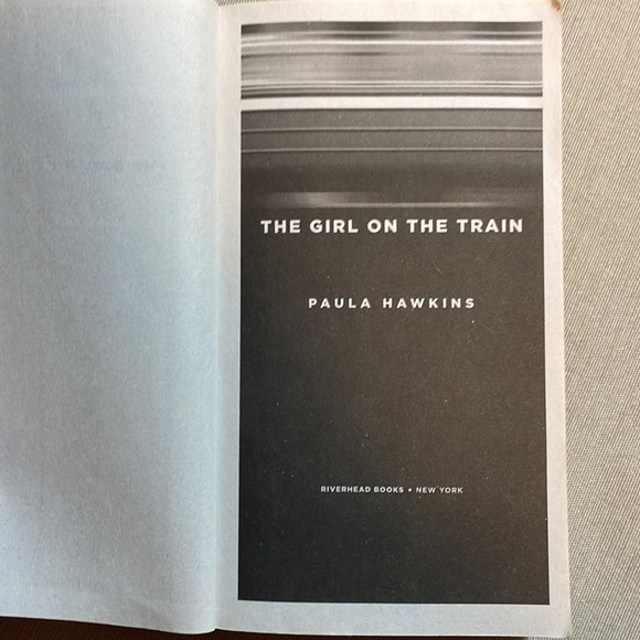📚2/$6  The Girl on the Train - Picture 7 of 12